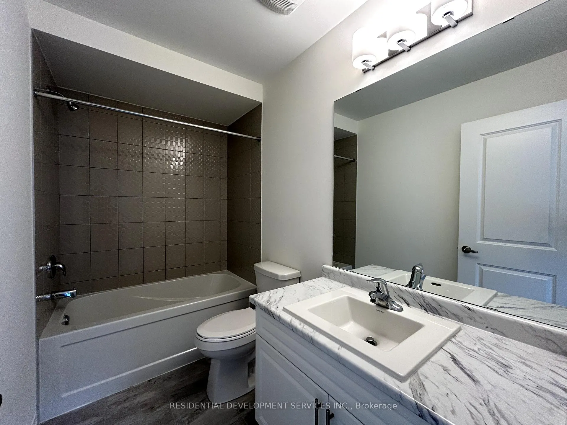 Photo 12 of 101 Sagewood Avenue, Barrie, Painswick South — HOMEH
