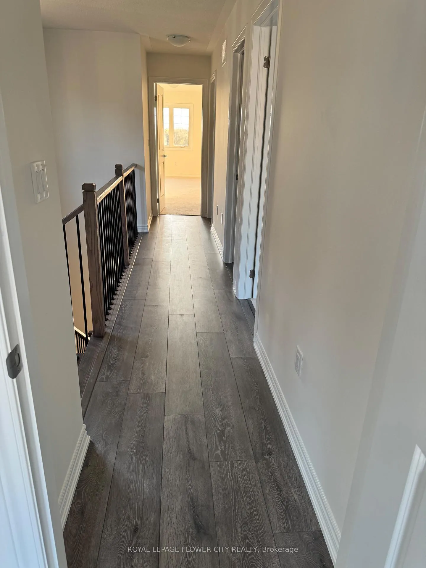 Photo 5 of 142 Greer Street, Barrie, Rural Barrie Southeast — HOMEH