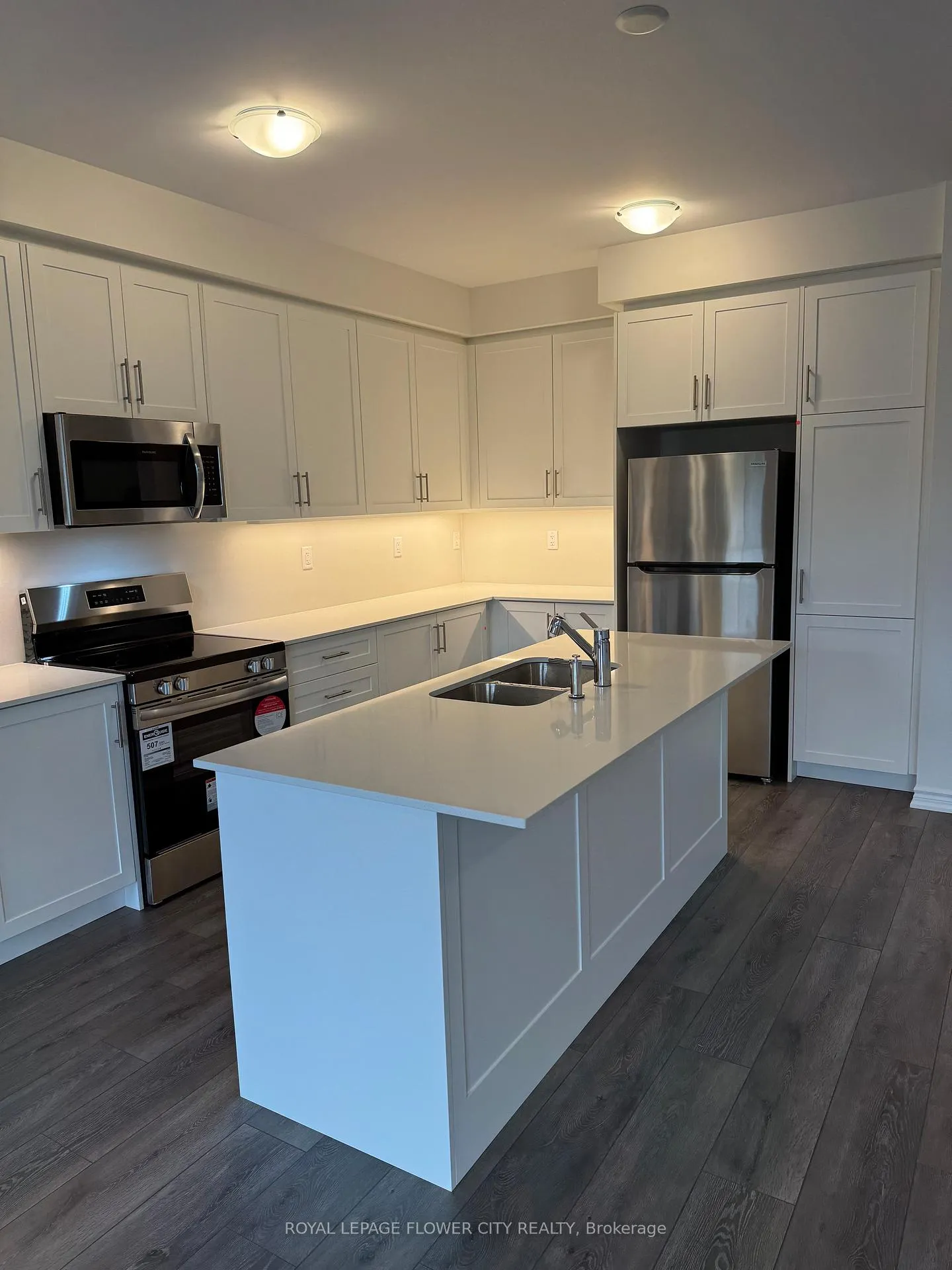 Photo 9 of 142 Greer Street, Barrie, Rural Barrie Southeast — HOMEH