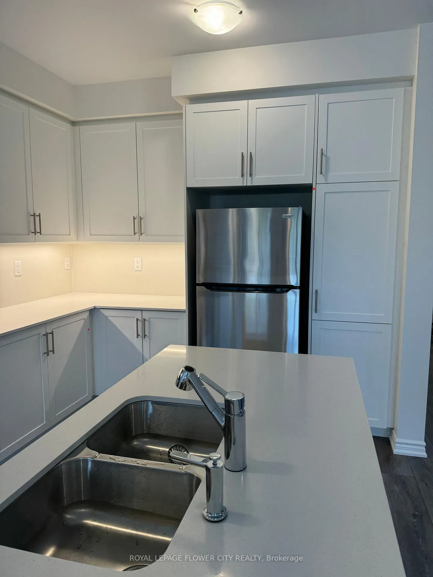 Photo 11 of 142 Greer Street, Barrie, Rural Barrie Southeast — HOMEH