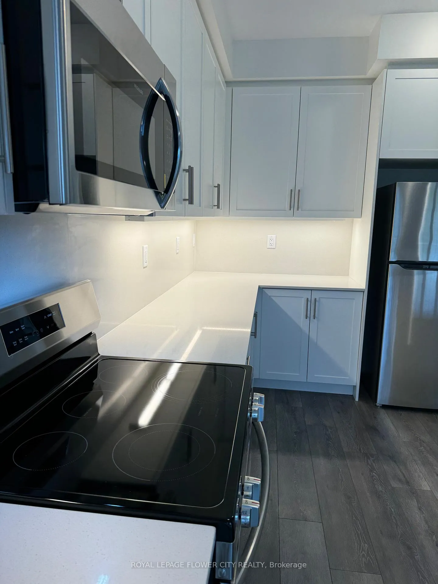Photo 12 of 142 Greer Street, Barrie, Rural Barrie Southeast — HOMEH