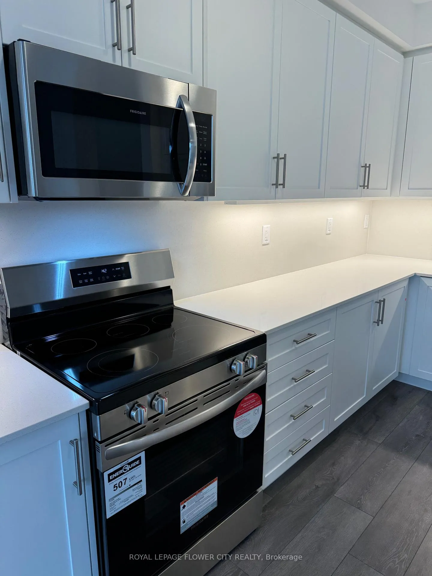 Photo 13 of 142 Greer Street, Barrie, Rural Barrie Southeast — HOMEH