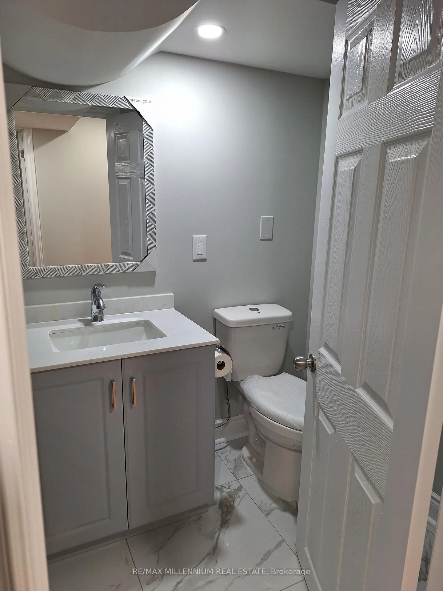 Photo 5 of 14 Freshspring Drive, Brampton, Sandringham-Wellington — HOMEH