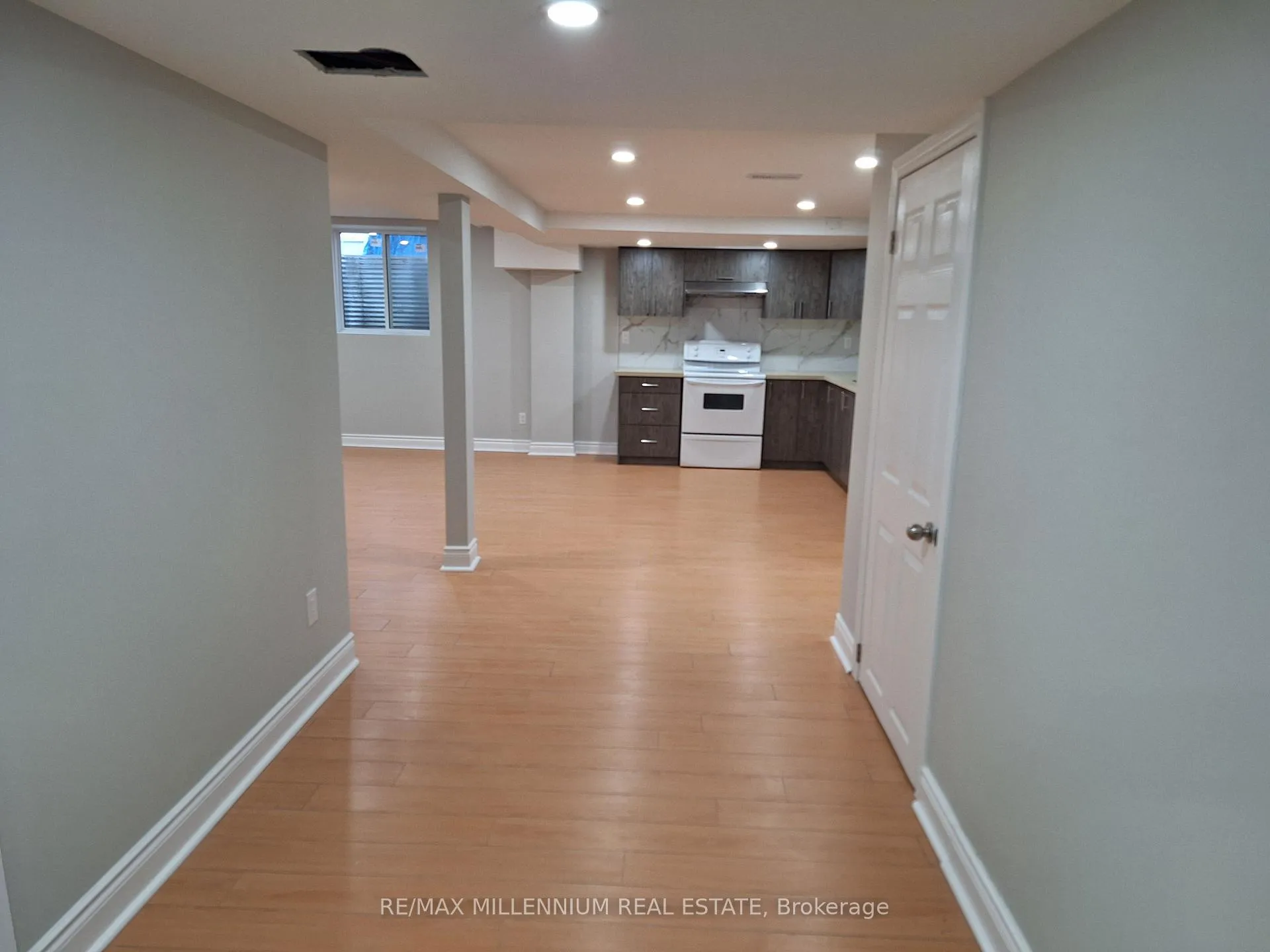 Photo 6 of 14 Freshspring Drive, Brampton, Sandringham-Wellington — HOMEH