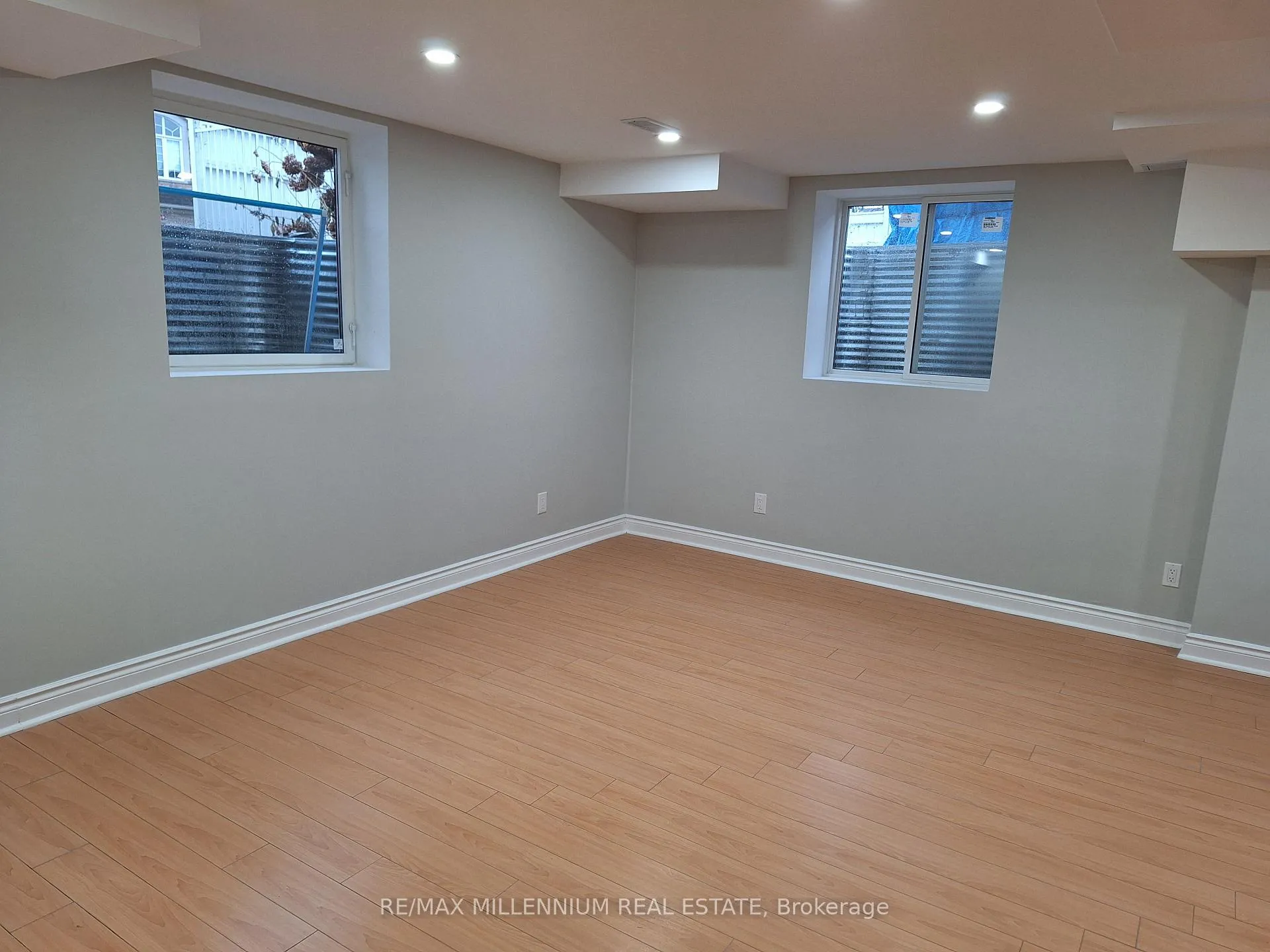 Photo 10 of 14 Freshspring Drive, Brampton, Sandringham-Wellington — HOMEH