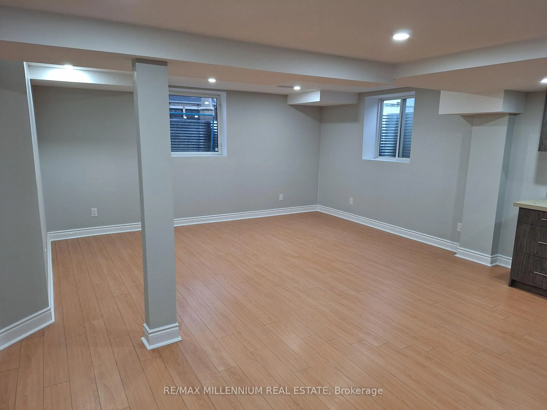 Photo 11 of 14 Freshspring Drive, Brampton, Sandringham-Wellington — HOMEH