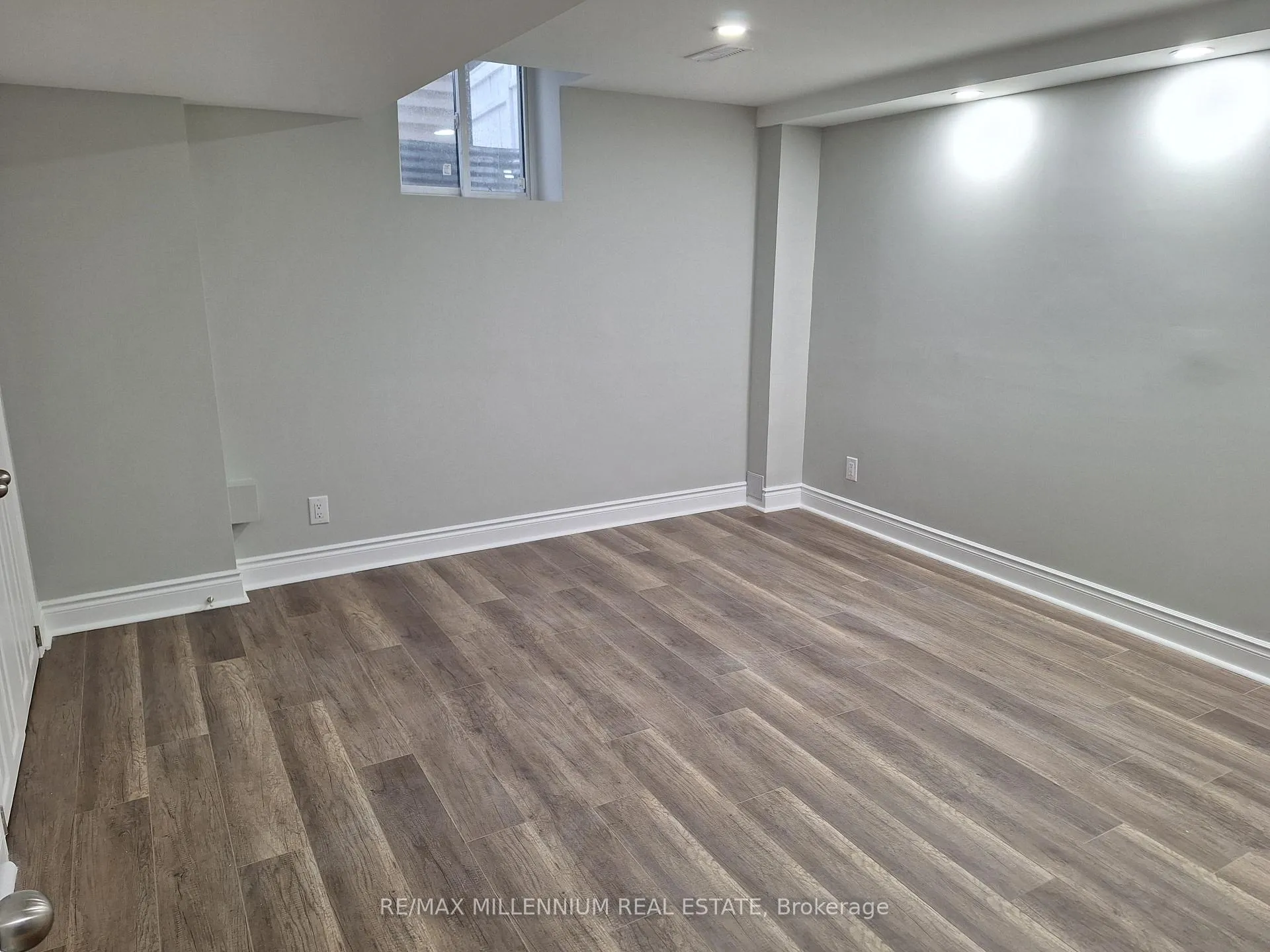 Photo 13 of 14 Freshspring Drive, Brampton, Sandringham-Wellington — HOMEH