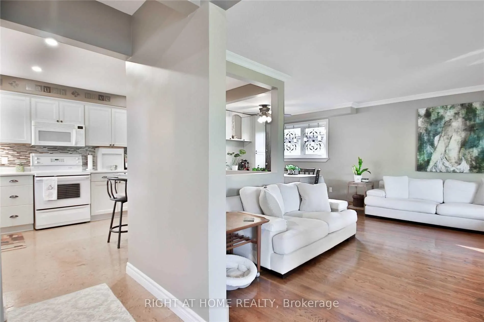 Photo 4 of 10 Jacwin Drive, Ajax, Central West — HOMEH