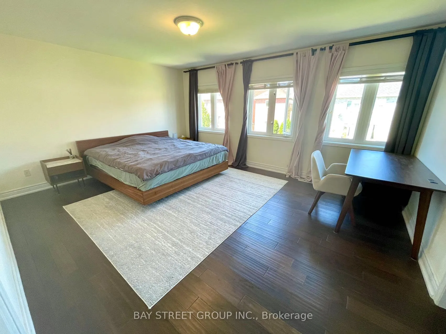Photo 10 of 54 Castleglen Boulevard, Markham, Berczy — HOMEH