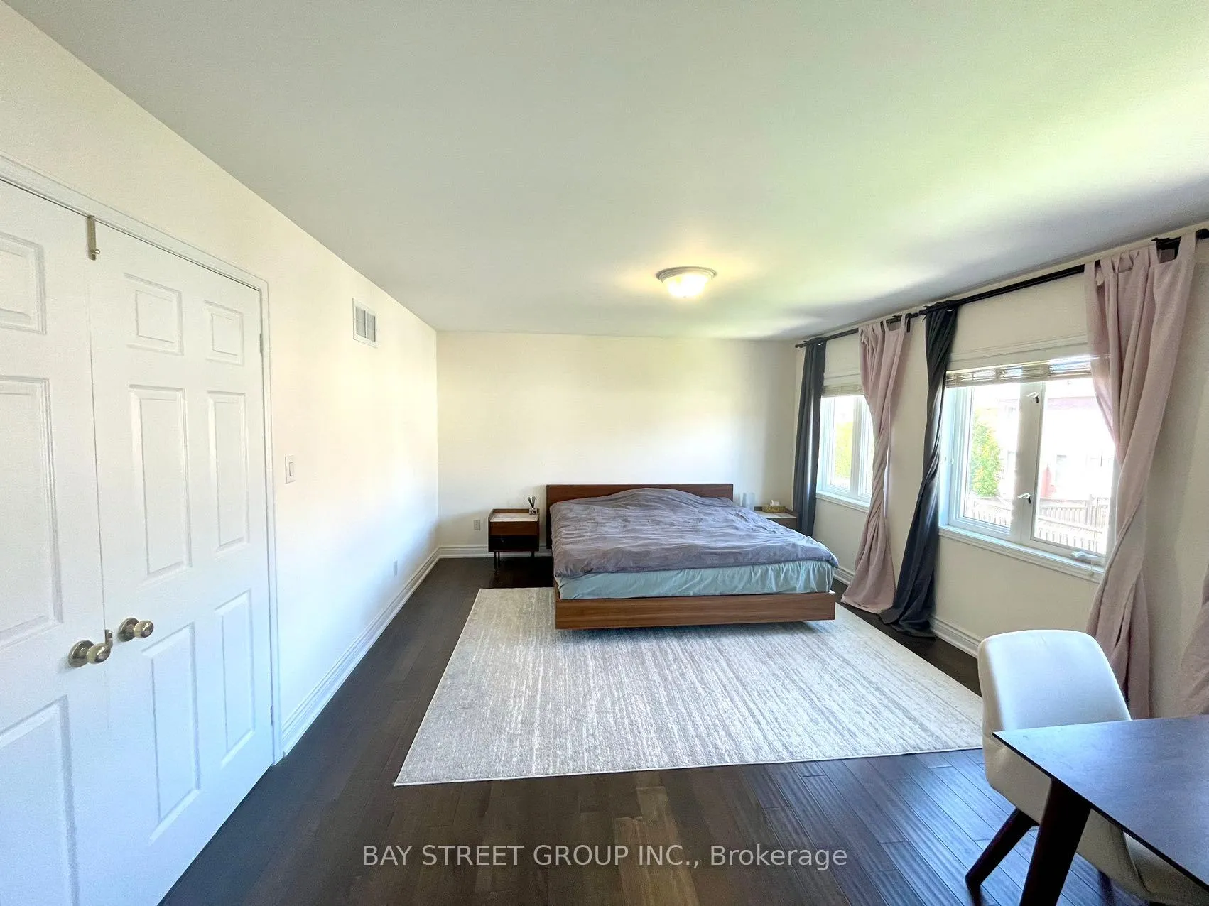 Photo 11 of 54 Castleglen Boulevard, Markham, Berczy — HOMEH
