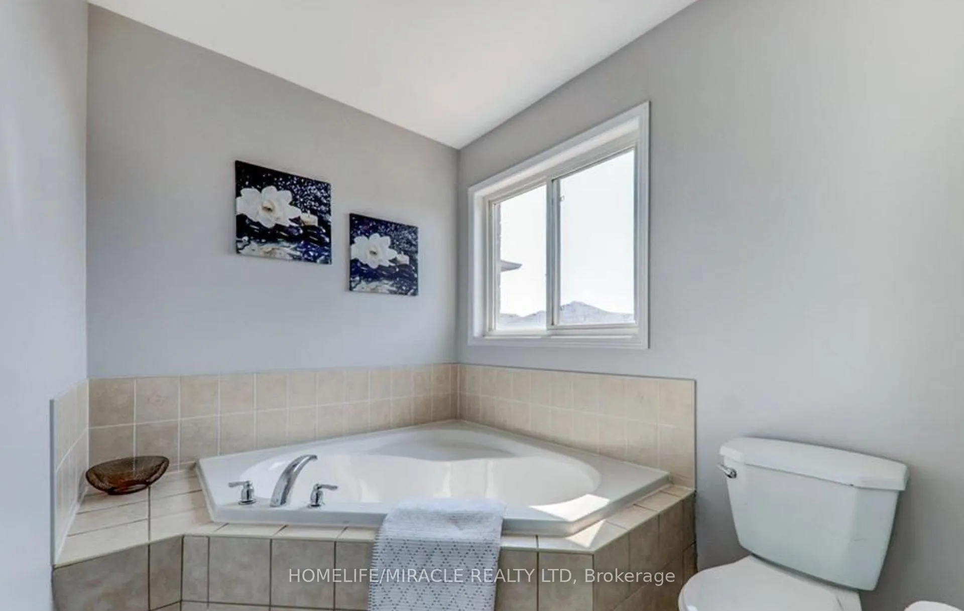 Photo 16 of 95 Luella Crescent, Brampton, Fletcher's Meadow — HOMEH