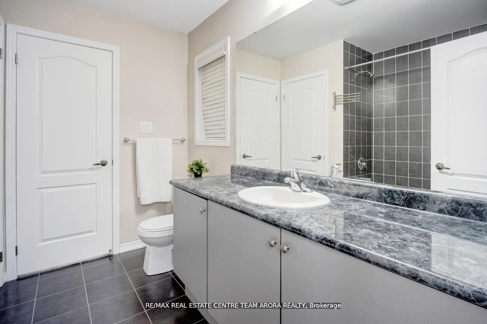 Photo 21 of 74 Abercrombie Crescent, Brampton, Northwest Brampton — HOMEH