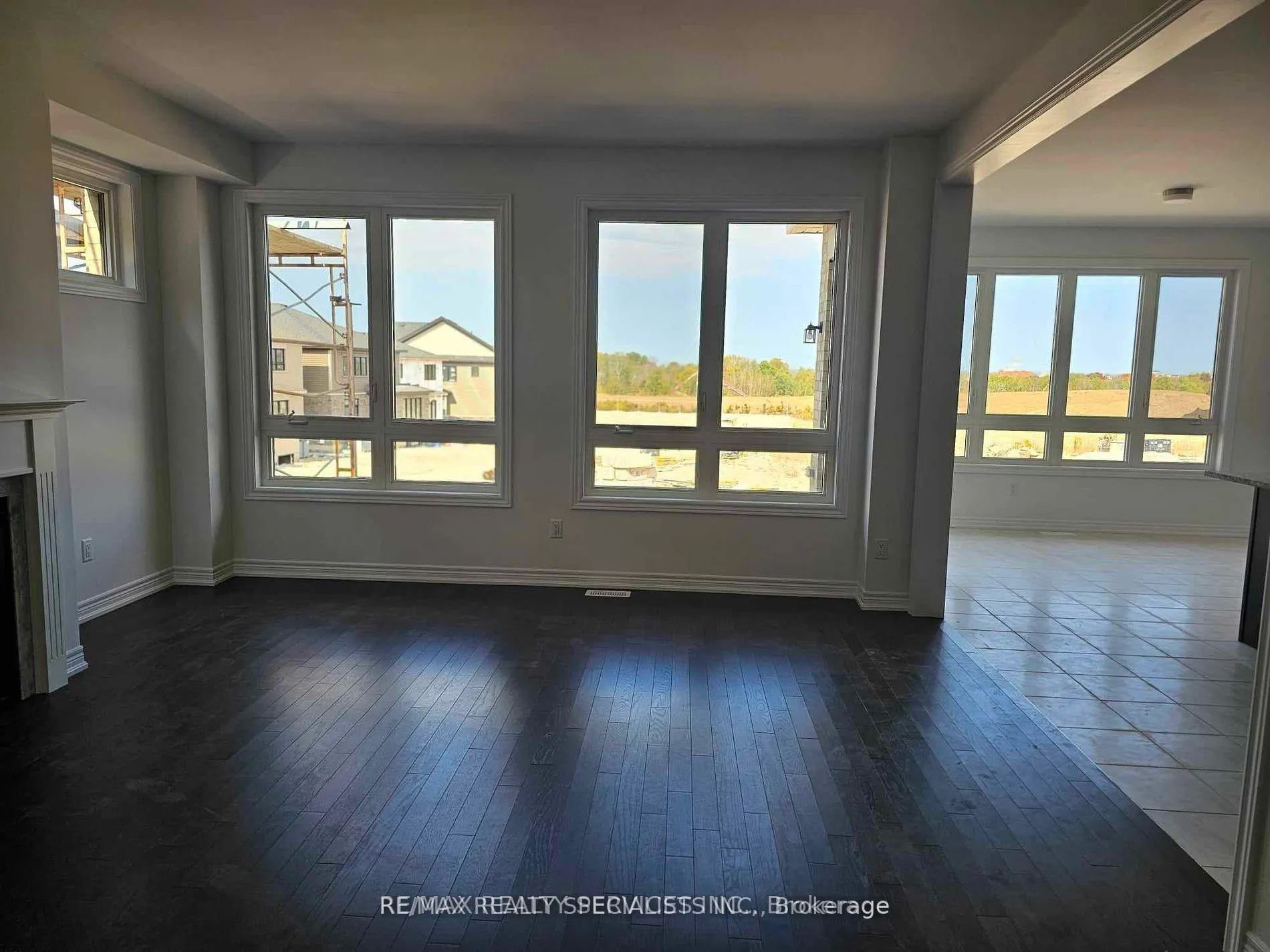 Photo 3 of 155 Fenchurch Manor, Barrie, Rural Barrie Southeast — HOMEH