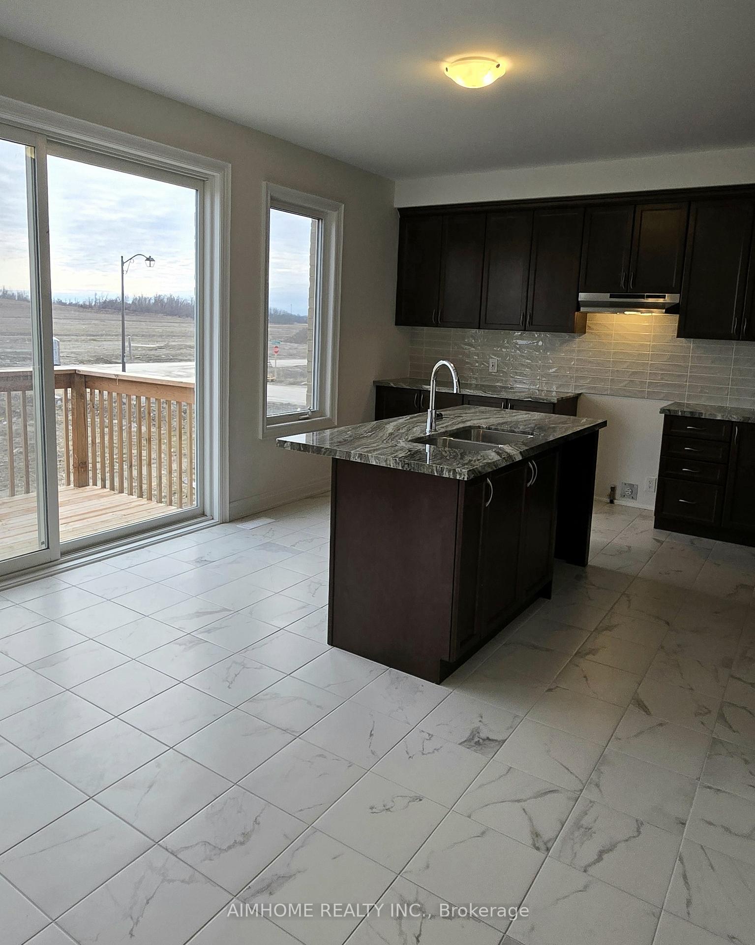 Photo 4 of 24 Father Muckle Avenue, Georgina, Keswick South — HOMEH