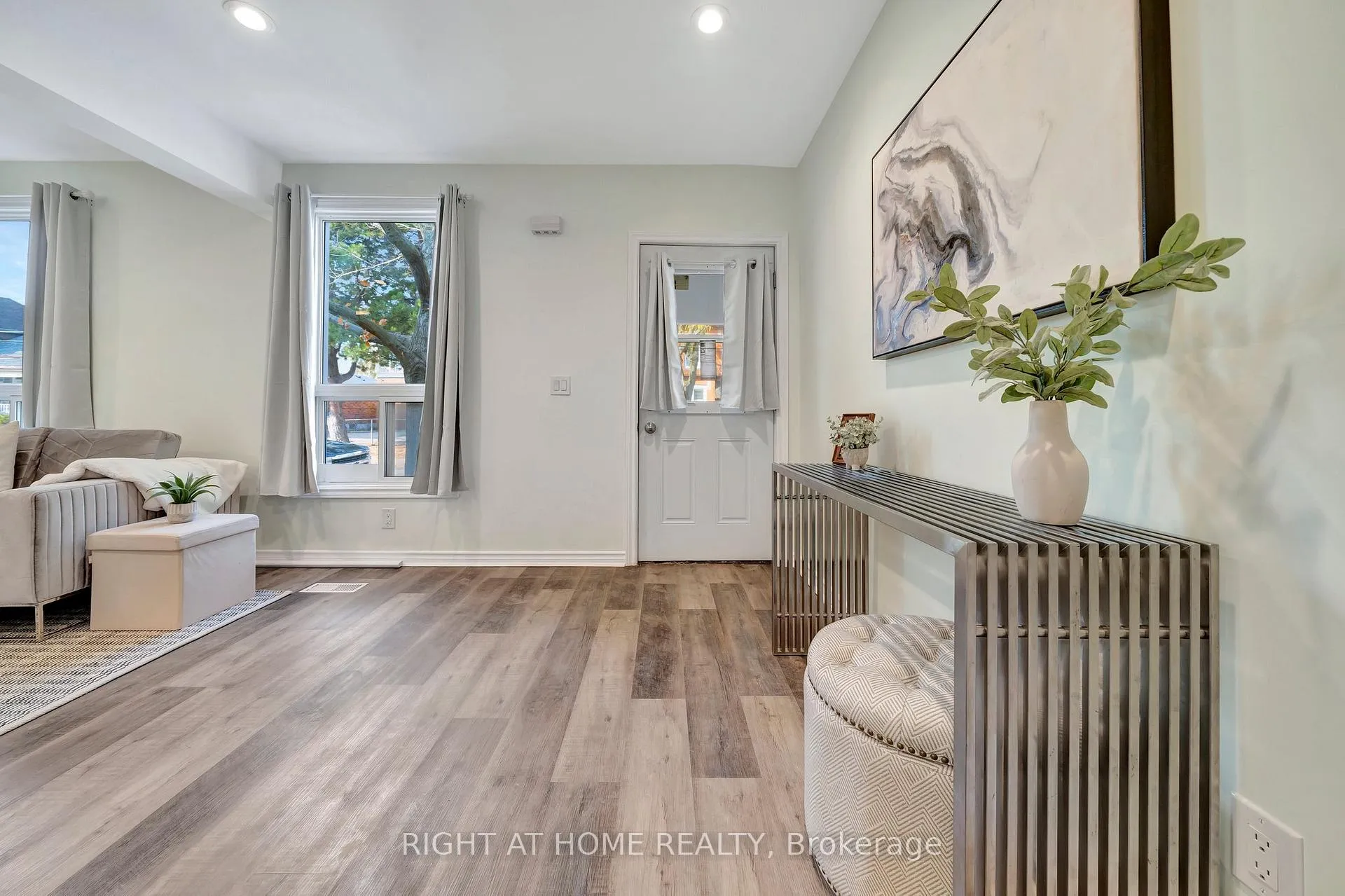 Photo 3 of Unit Main, 228 Mary Street, Hamilton, Beasley — HOMEH