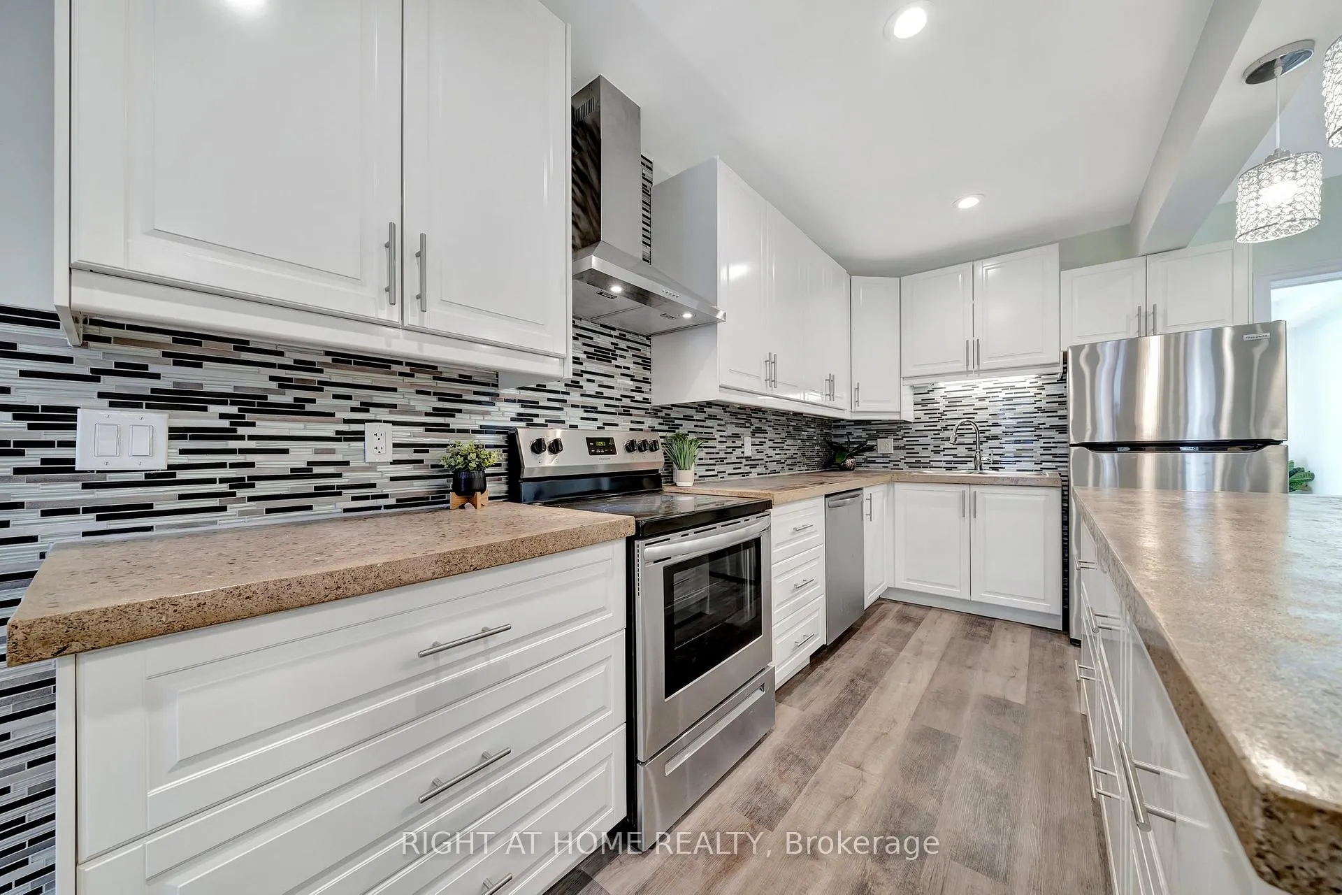 Photo 8 of Unit Main, 228 Mary Street, Hamilton, Beasley — HOMEH