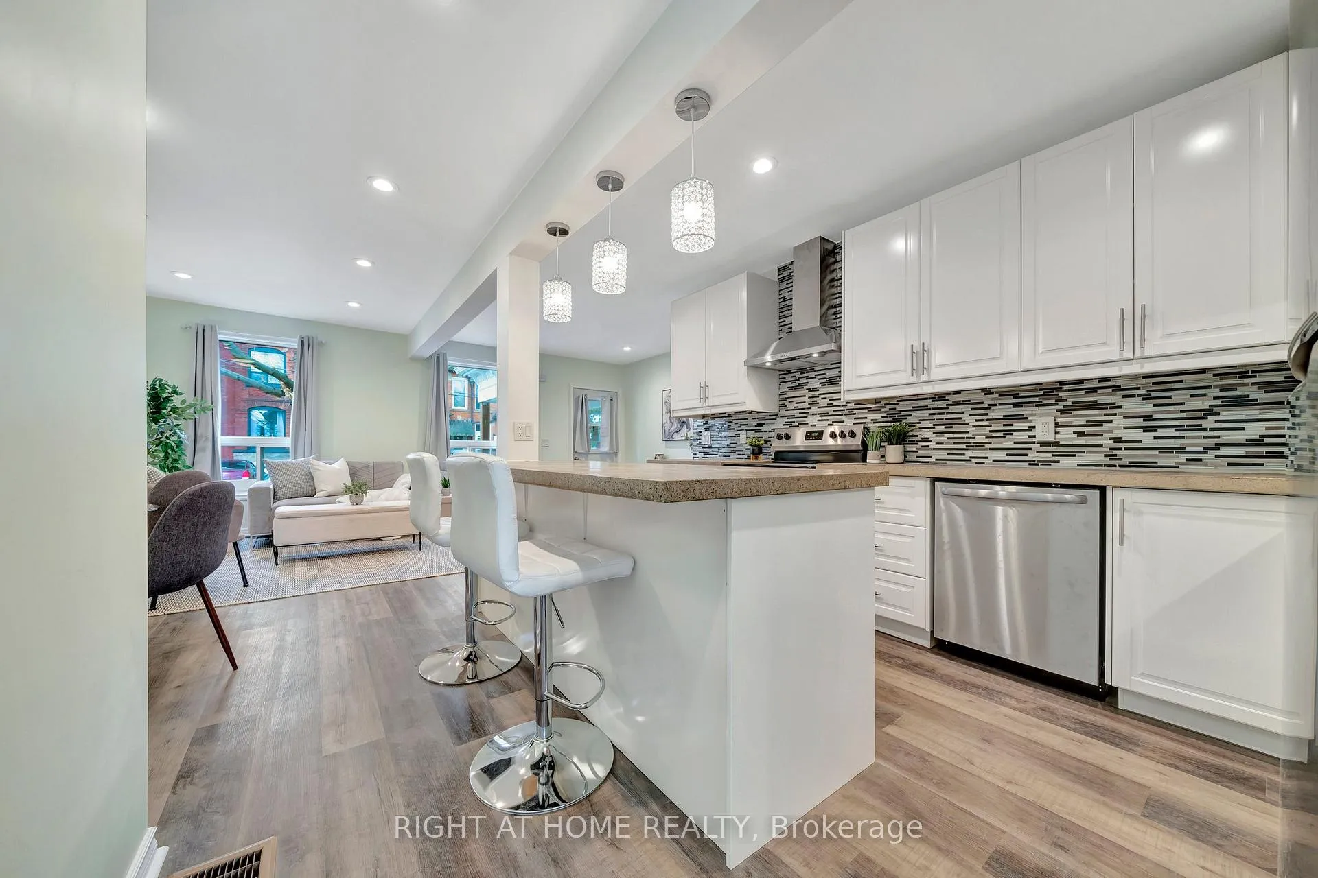 Photo 10 of Unit Main, 228 Mary Street, Hamilton, Beasley — HOMEH
