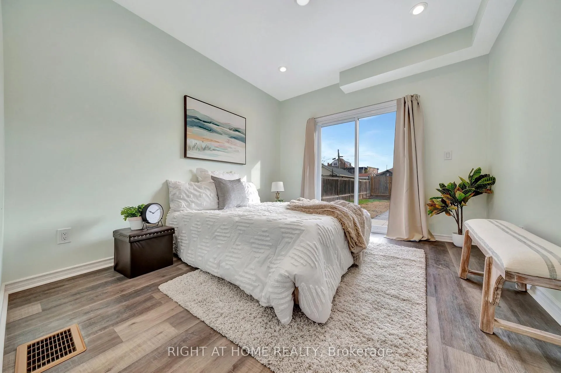 Photo 12 of Unit Main, 228 Mary Street, Hamilton, Beasley — HOMEH