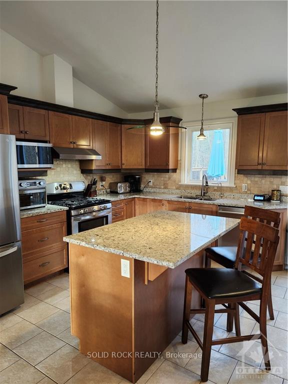 Photo 8 of 2302 Glen Smail Road, Edwardsburgh/Cardinal, Edwardsburgh/Cardinal Twp — HOMEH