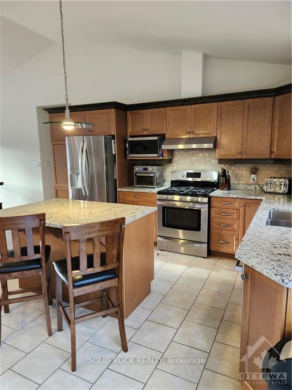 Photo 9 of 2302 Glen Smail Road, Edwardsburgh/Cardinal, Edwardsburgh/Cardinal Twp — HOMEH