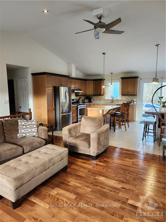 Photo 11 of 2302 Glen Smail Road, Edwardsburgh/Cardinal, Edwardsburgh/Cardinal Twp — HOMEH