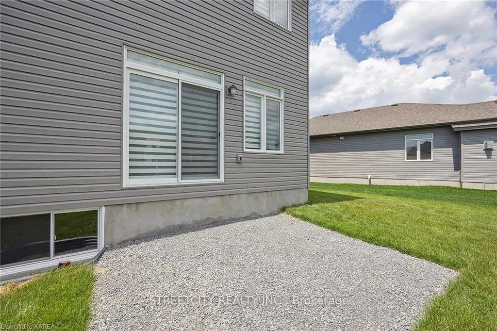 Photo 4 of 741 Riverview Way, Kingston, Kingston East (Incl Barret Crt) — HOMEH