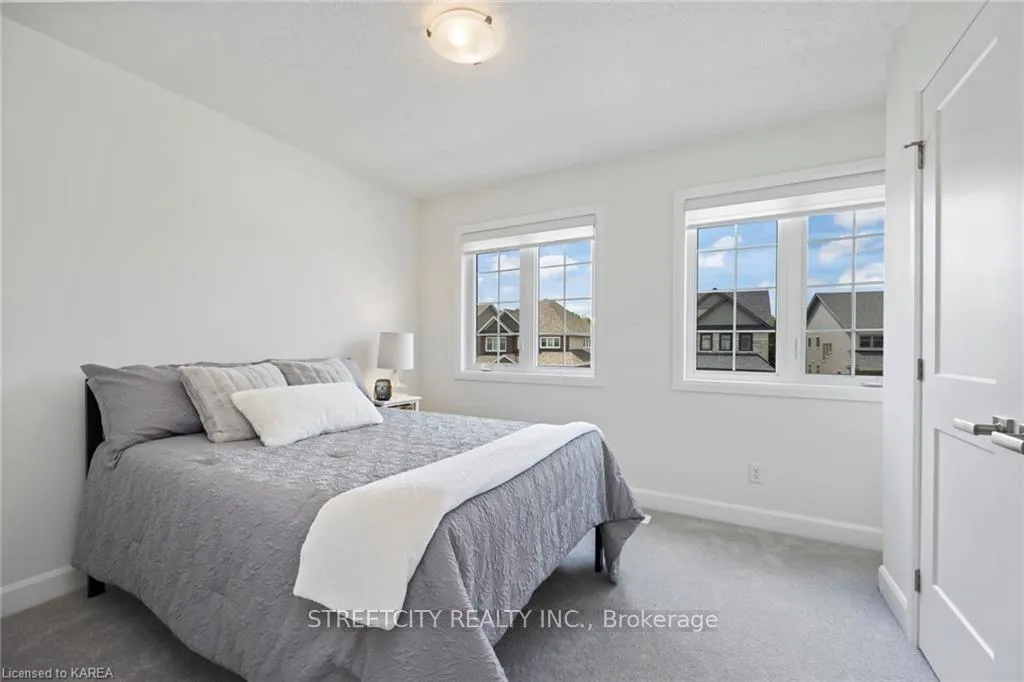 Photo 9 of 741 Riverview Way, Kingston, Kingston East (Incl Barret Crt) — HOMEH