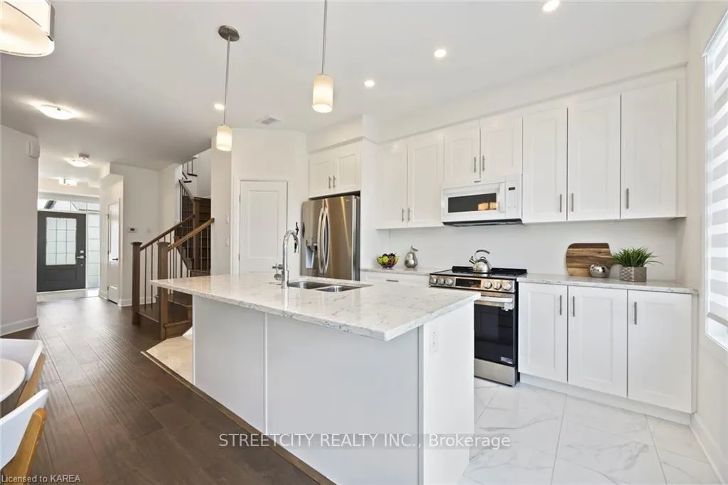 Photo 14 of 741 Riverview Way, Kingston, Kingston East (Incl Barret Crt) — HOMEH
