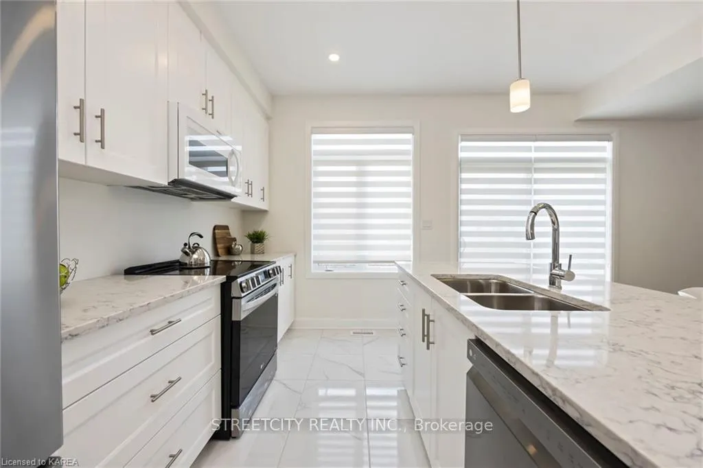 Photo 15 of 741 Riverview Way, Kingston, Kingston East (Incl Barret Crt) — HOMEH