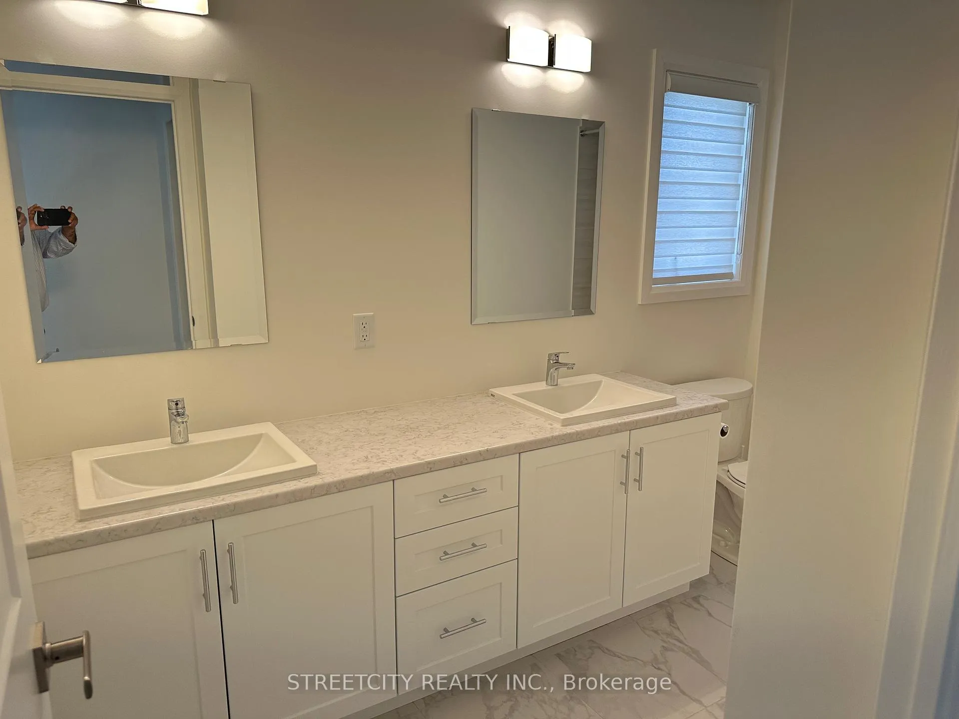 Photo 35 of 741 Riverview Way, Kingston, Kingston East (Incl Barret Crt) — HOMEH