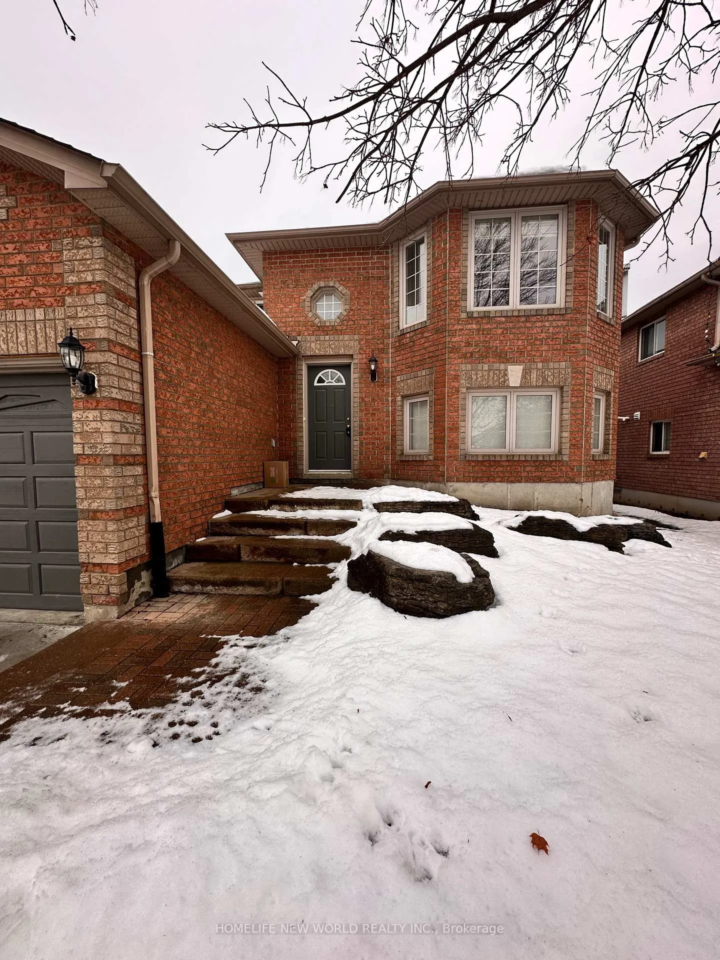 Photo 3 of Unit Main, 5 Jones Drive, Barrie, East Bayfield — HOMEH