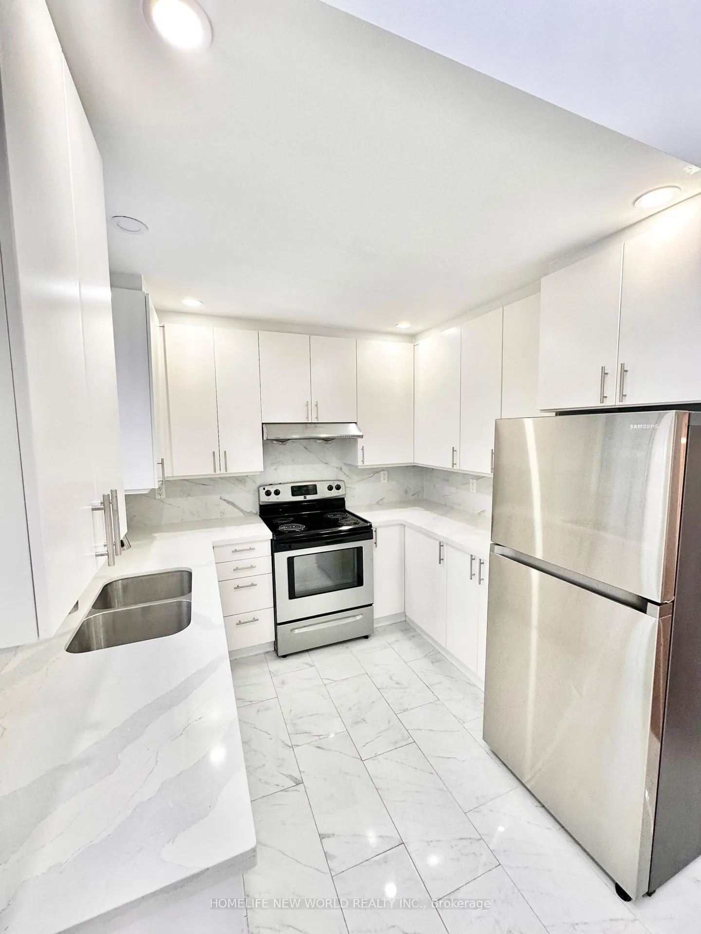 Photo 7 of Unit Main, 5 Jones Drive, Barrie, East Bayfield — HOMEH