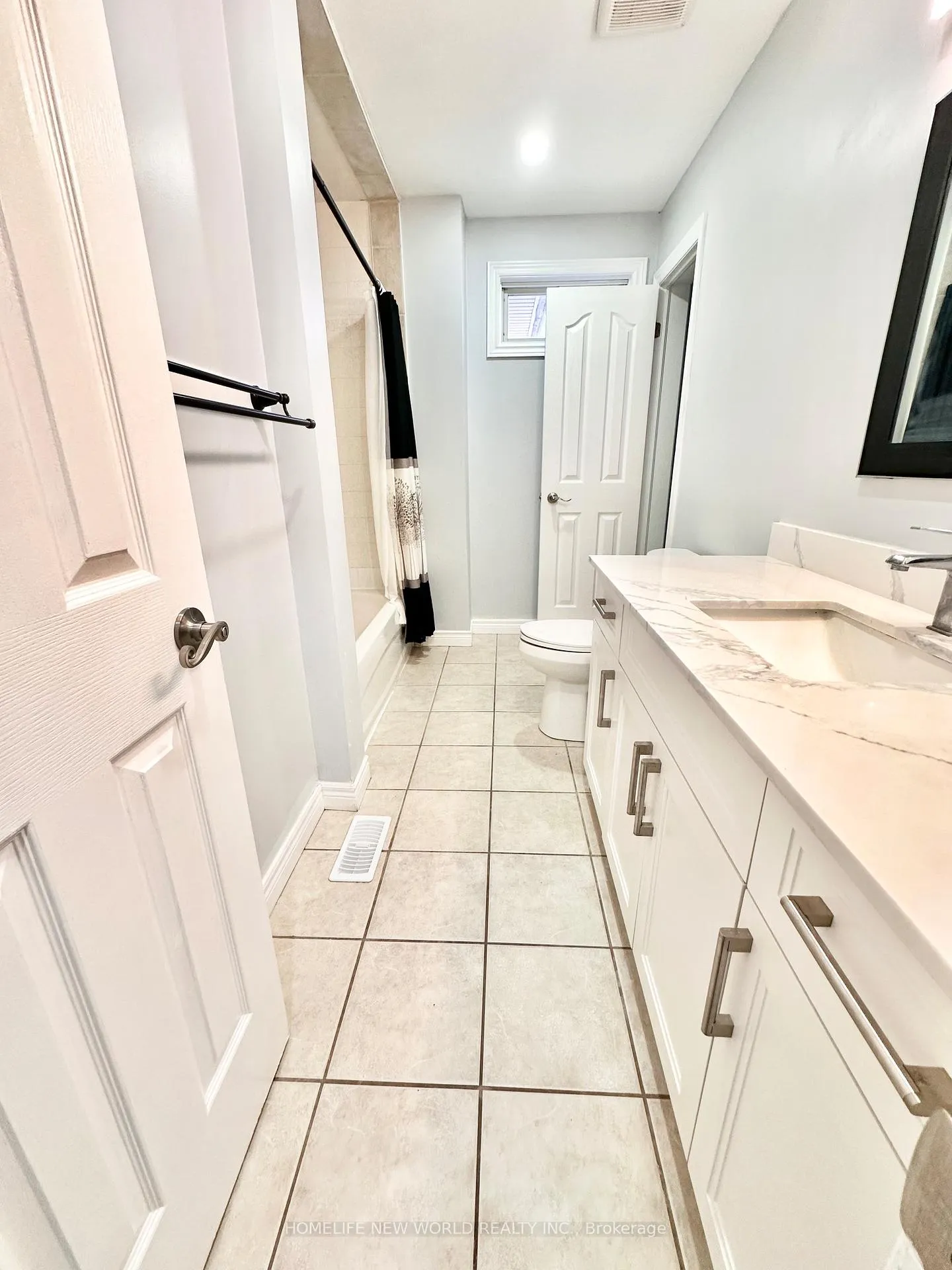 Photo 10 of Unit Main, 5 Jones Drive, Barrie, East Bayfield — HOMEH