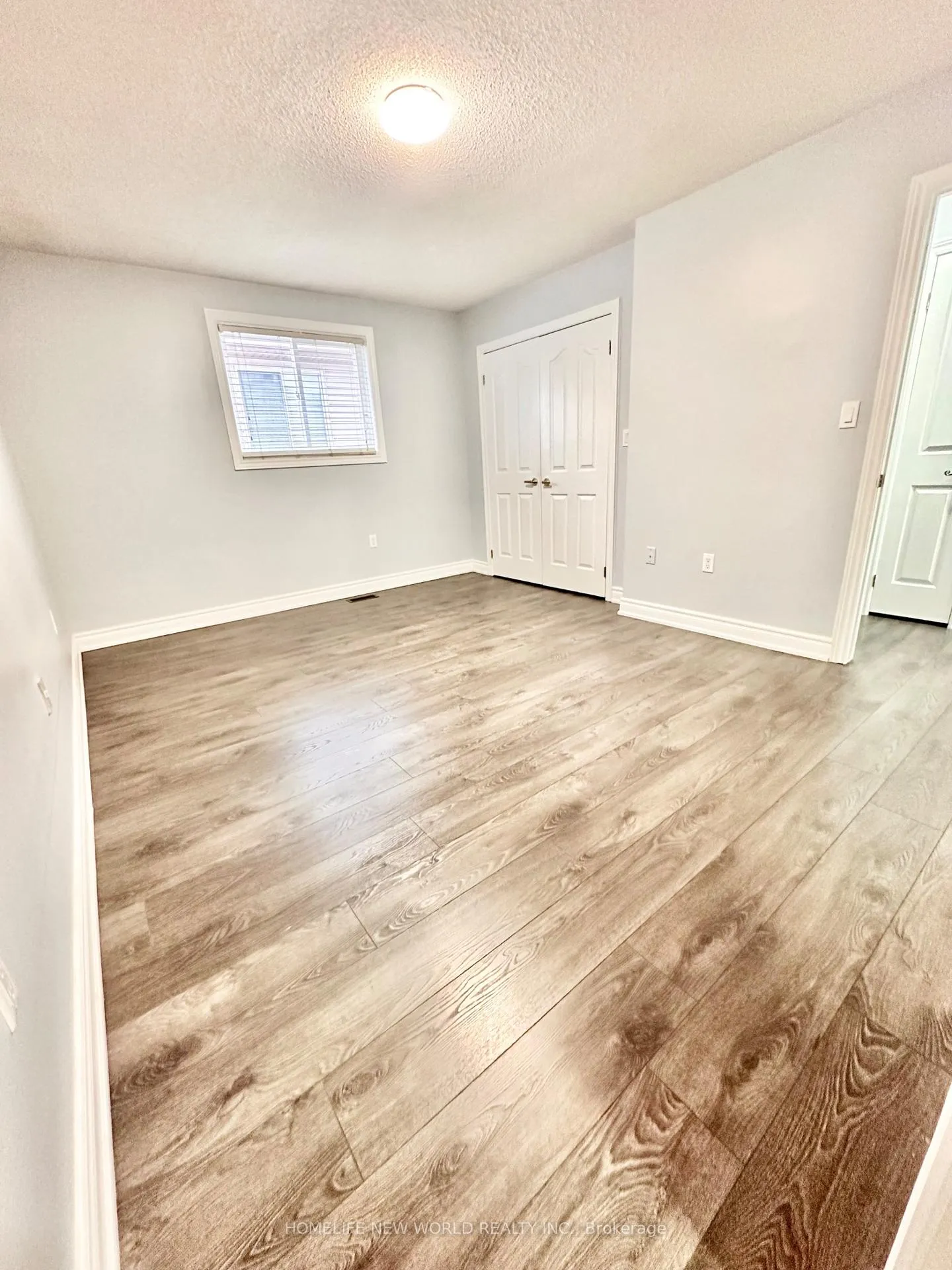 Photo 13 of Unit Main, 5 Jones Drive, Barrie, East Bayfield — HOMEH