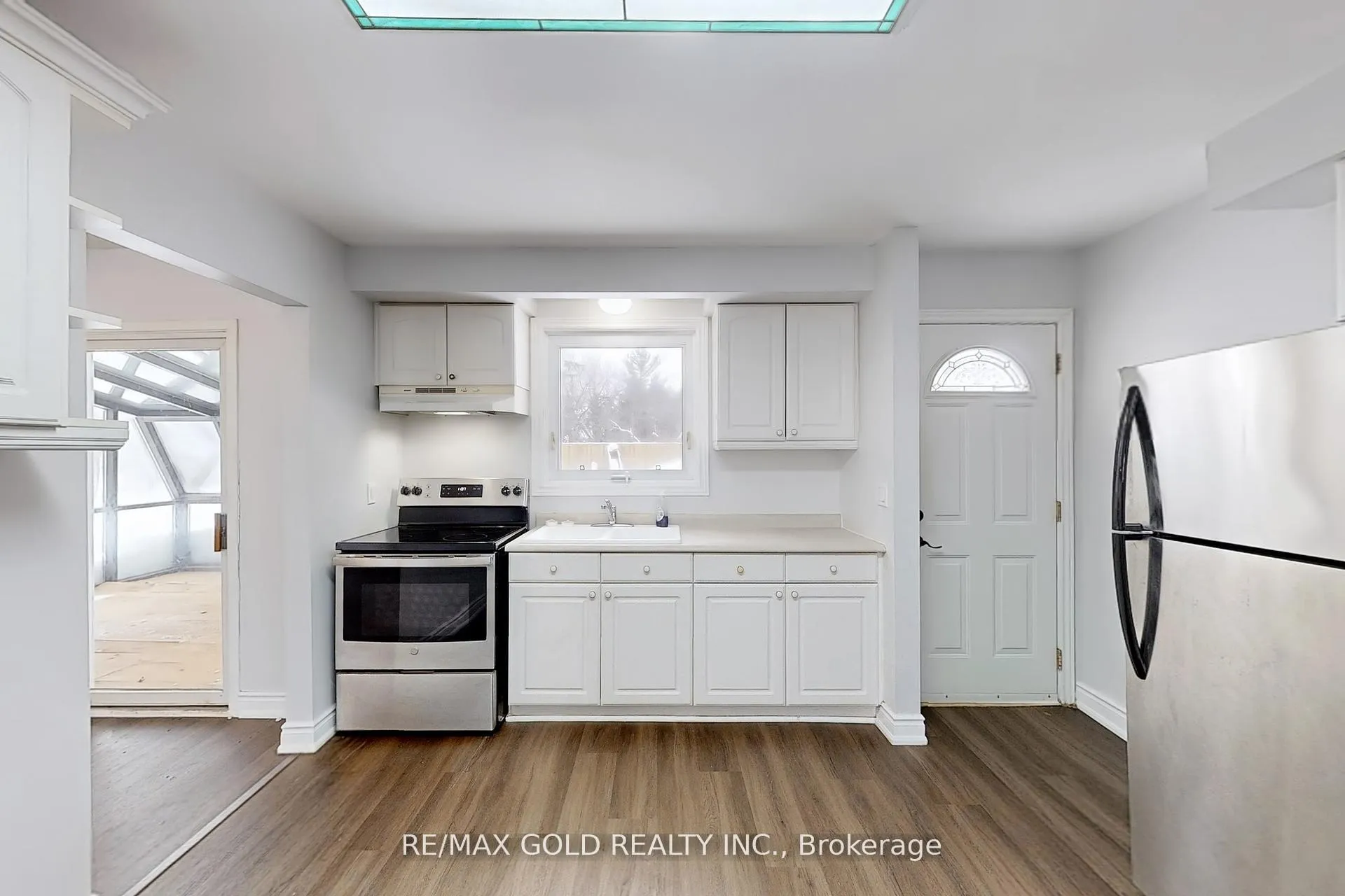 Photo 6 of Unit Main, 205 Cherry Court, Barrie, Bayshore — HOMEH