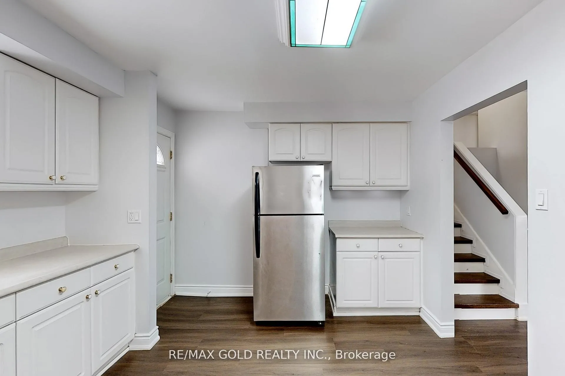 Photo 8 of Unit Main, 205 Cherry Court, Barrie, Bayshore — HOMEH