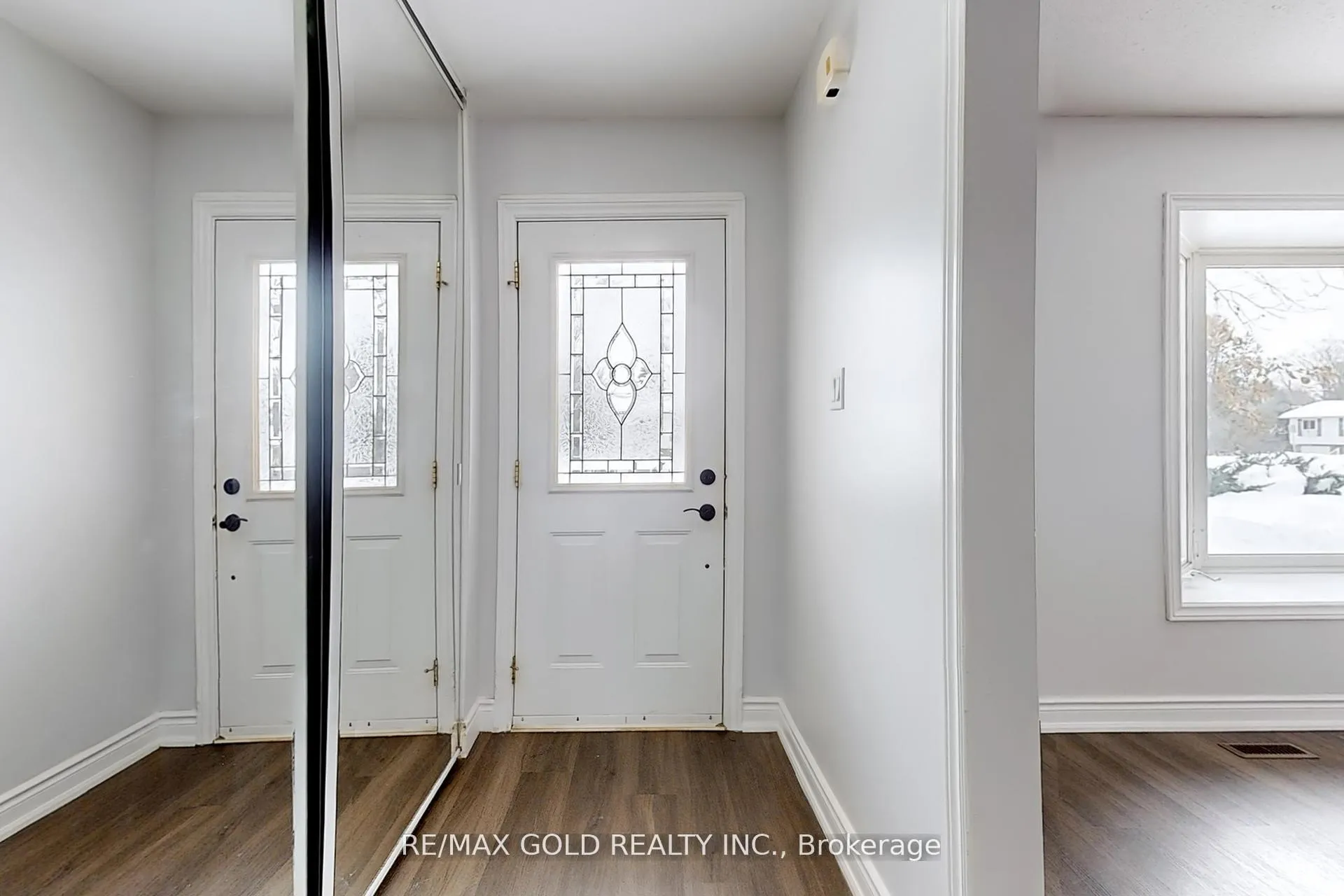 Photo 11 of Unit Main, 205 Cherry Court, Barrie, Bayshore — HOMEH