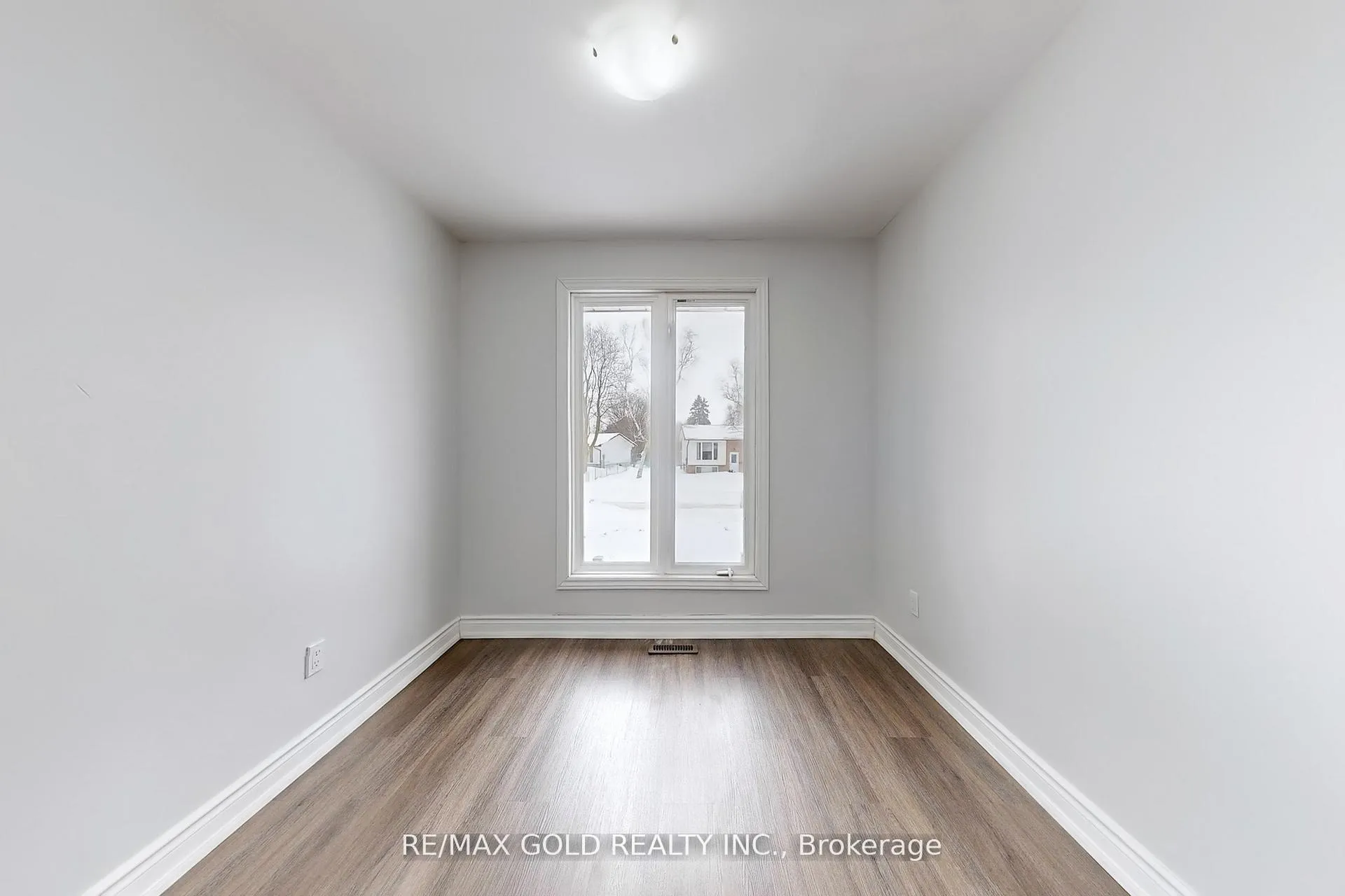 Photo 14 of Unit Main, 205 Cherry Court, Barrie, Bayshore — HOMEH