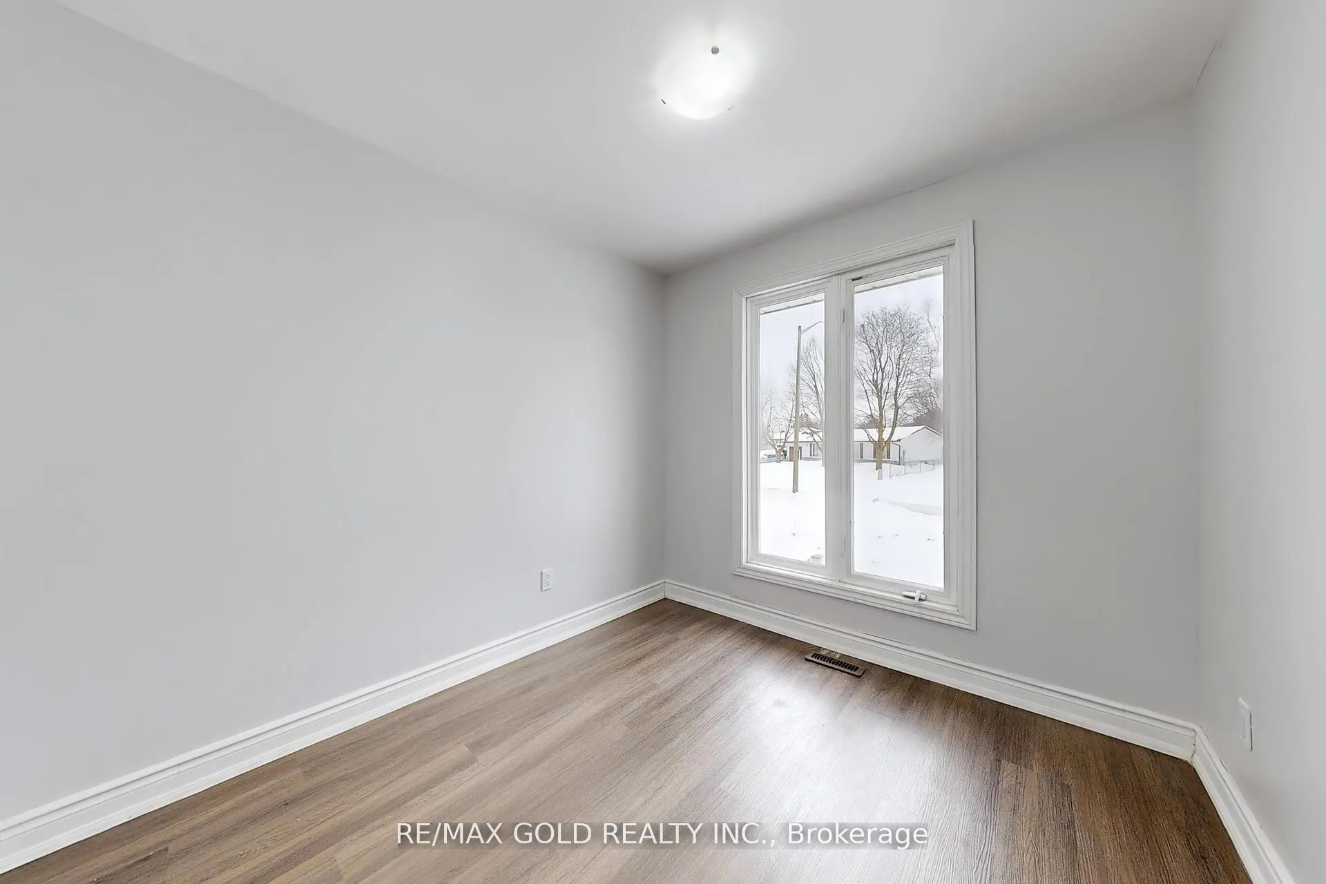 Photo 15 of Unit Main, 205 Cherry Court, Barrie, Bayshore — HOMEH