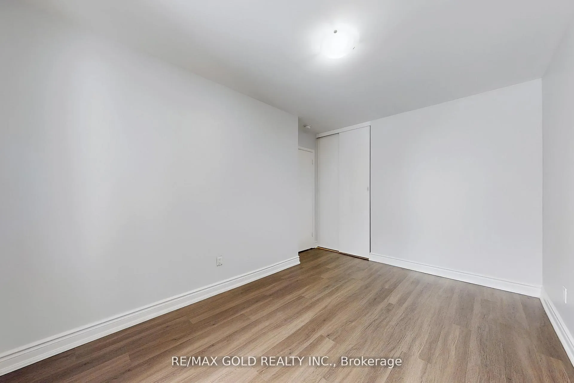 Photo 17 of Unit Main, 205 Cherry Court, Barrie, Bayshore — HOMEH