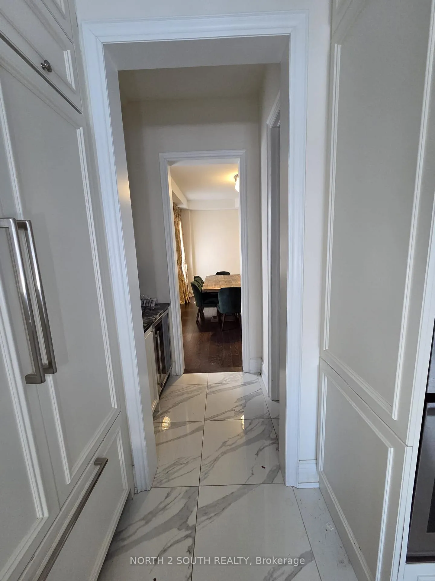 Photo 4 of Unit Upper, 34 Straw Cutter Gate, Vaughan, Patterson — HOMEH