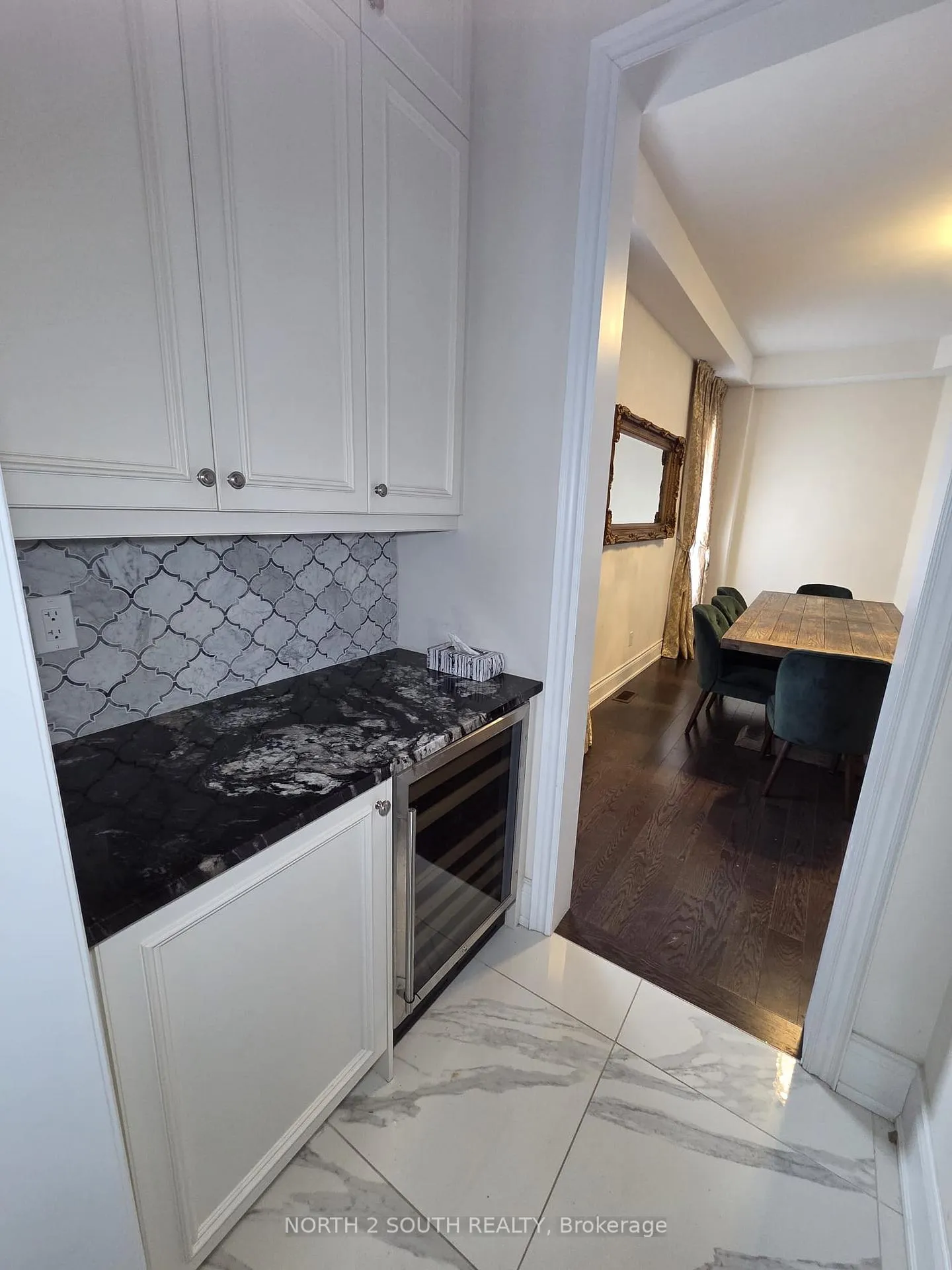 Photo 14 of Unit Upper, 34 Straw Cutter Gate, Vaughan, Patterson — HOMEH