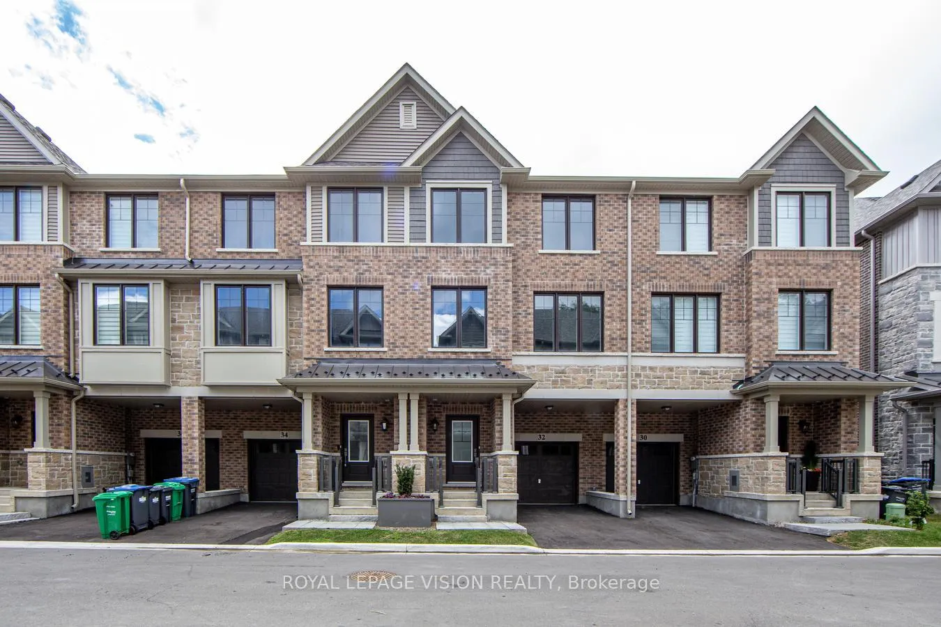 Photo 1 of 32 Folcroft Street, Brampton, Credit Valley — HOMEH