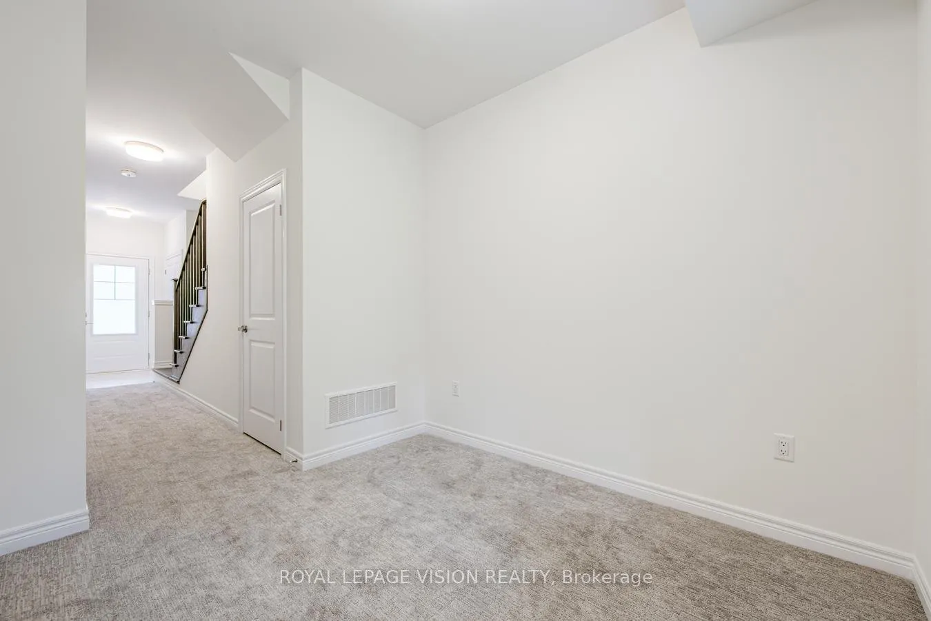 Photo 8 of 32 Folcroft Street, Brampton, Credit Valley — HOMEH