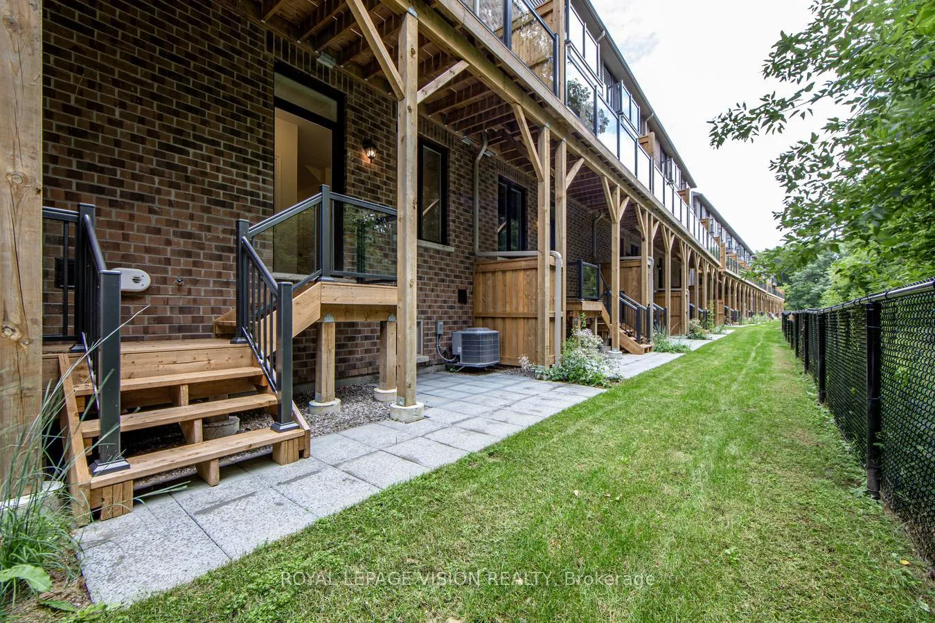 Photo 41 of 32 Folcroft Street, Brampton, Credit Valley — HOMEH
