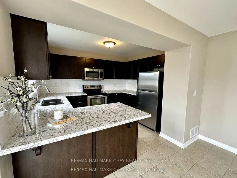 Photo 4 of 71 Pearl Drive, Orillia — HOMEH