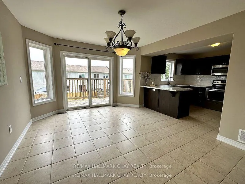 Photo 5 of 71 Pearl Drive, Orillia — HOMEH