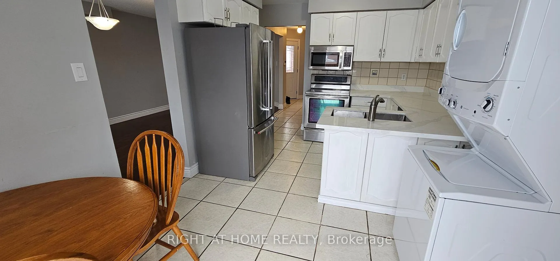 Photo 6 of Unit Main, 189 Timberlane Drive, Brampton, Fletcher's Creek South — HOMEH