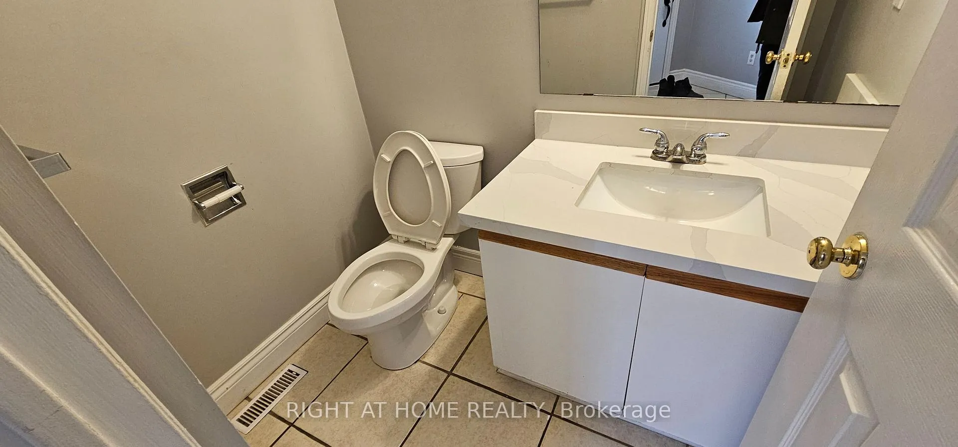 Photo 18 of Unit Main, 189 Timberlane Drive, Brampton, Fletcher's Creek South — HOMEH