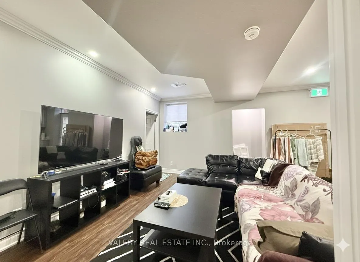 Photo 3 of 15 Perkins Drive, Brampton, Northwest Sandalwood Parkway — HOMEH